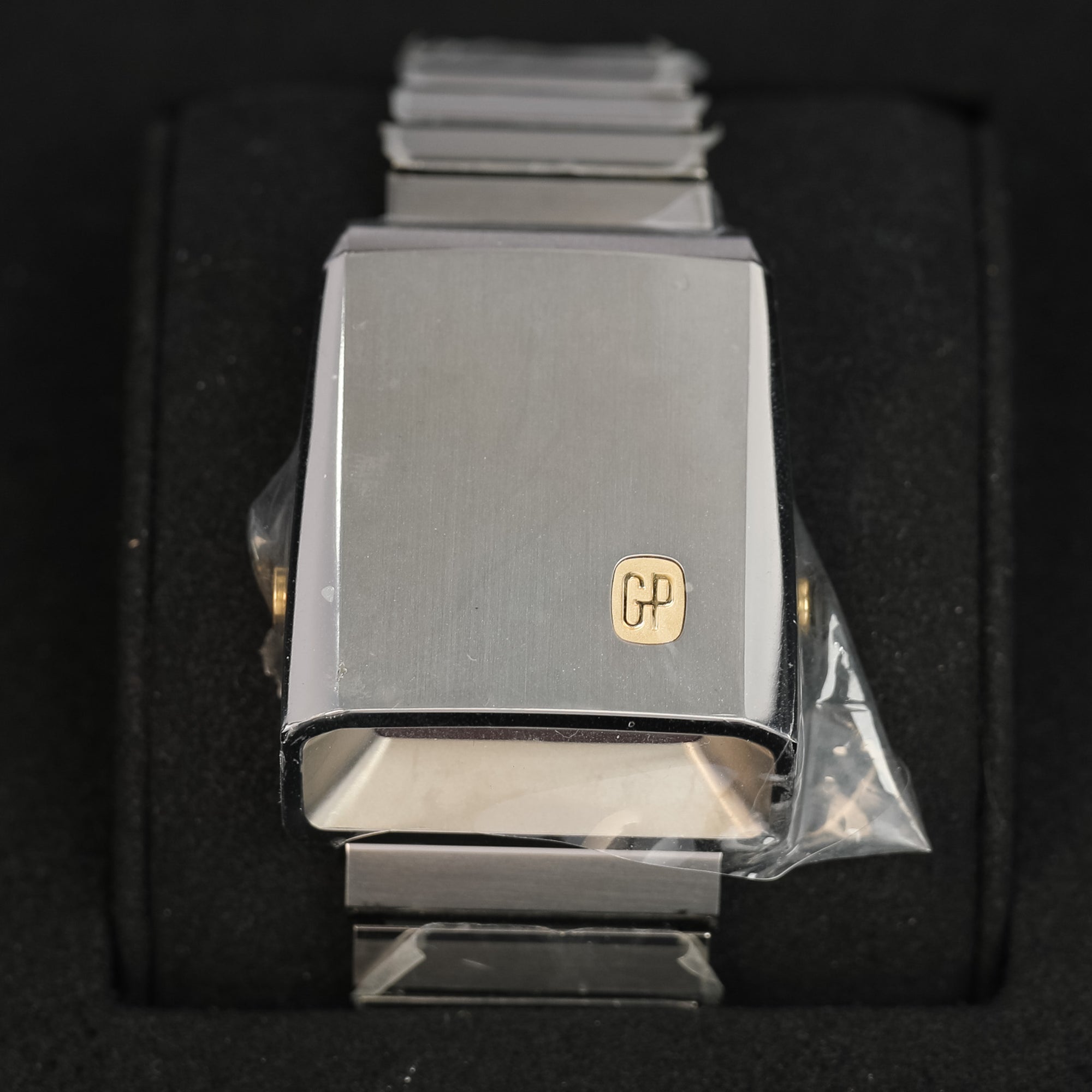 Girard-Perregaux Casquette 2.0 Titanium & Gold 39800-21-3199-6CM - WATCHXNYC