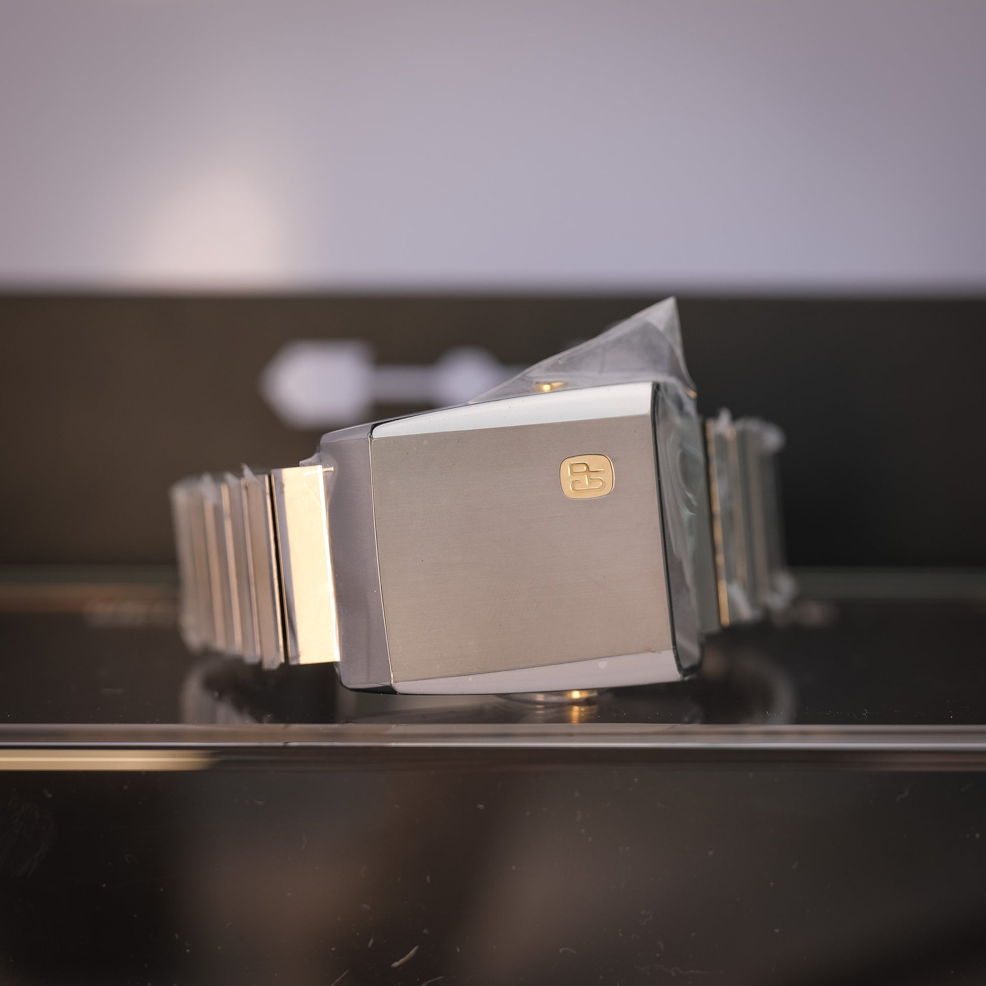 Girard-Perregaux Casquette 2.0 Titanium & Gold 39800-21-3199-6CM - WATCHXNYC