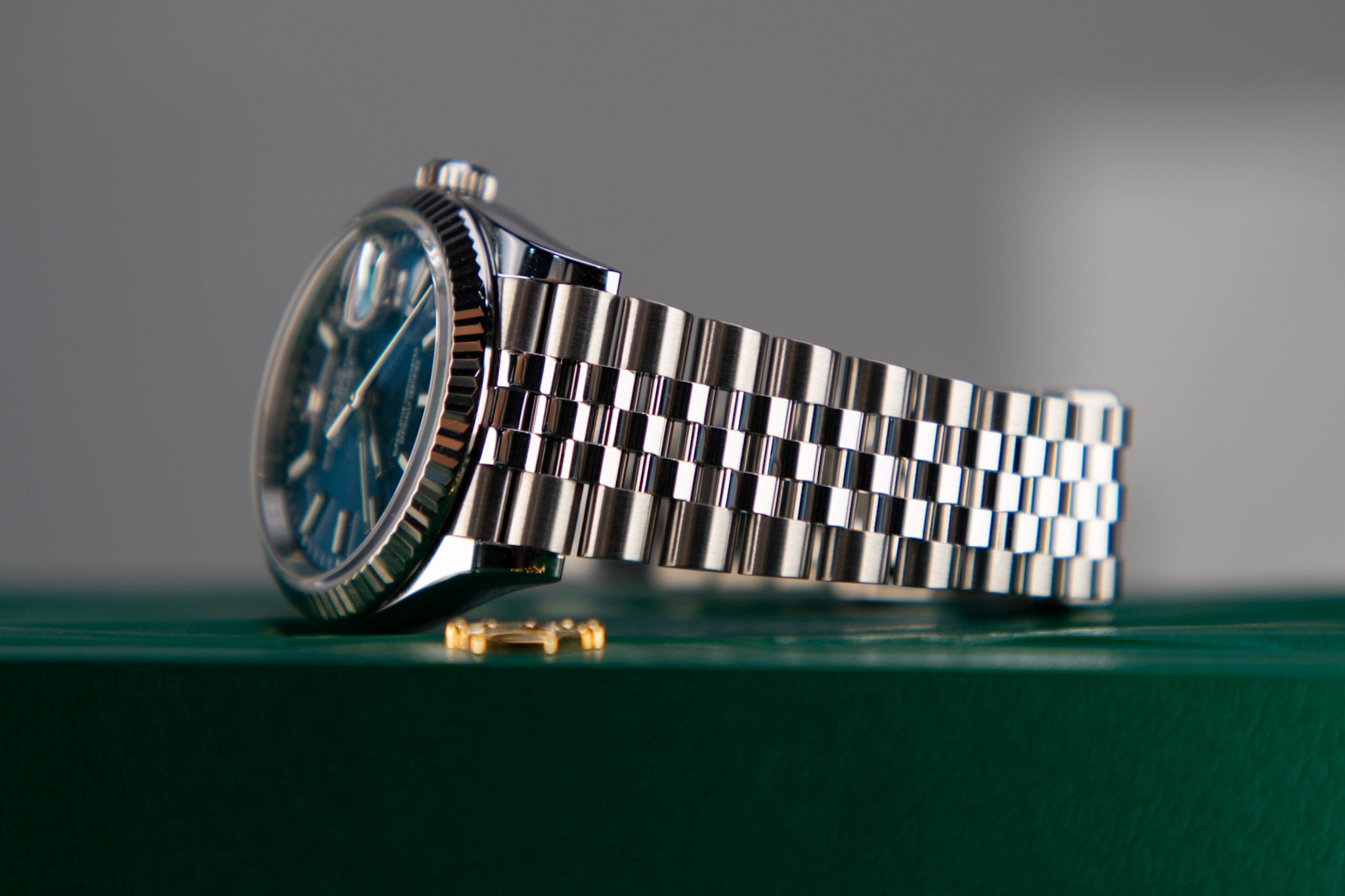 Rolex Datejust 36 36mm Bright Blue Dial Oystersteel Jubilee