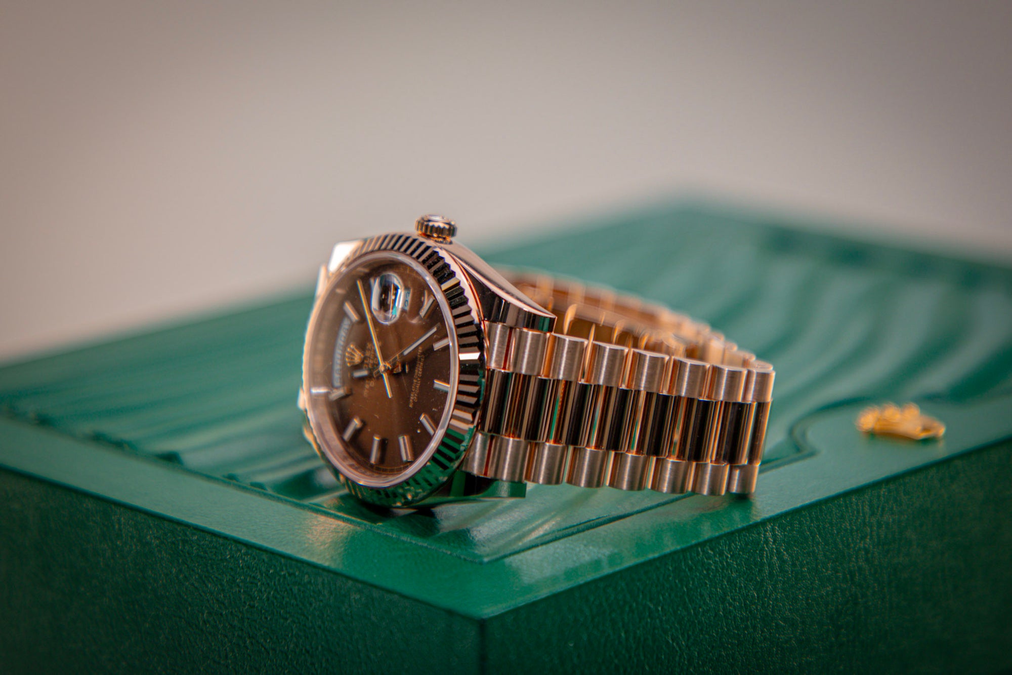 Rolex Oyster 40 mm Chocolate Dial 18 kt Everose Gold President, Semi-Circular Three-Piece Links 228235-0053