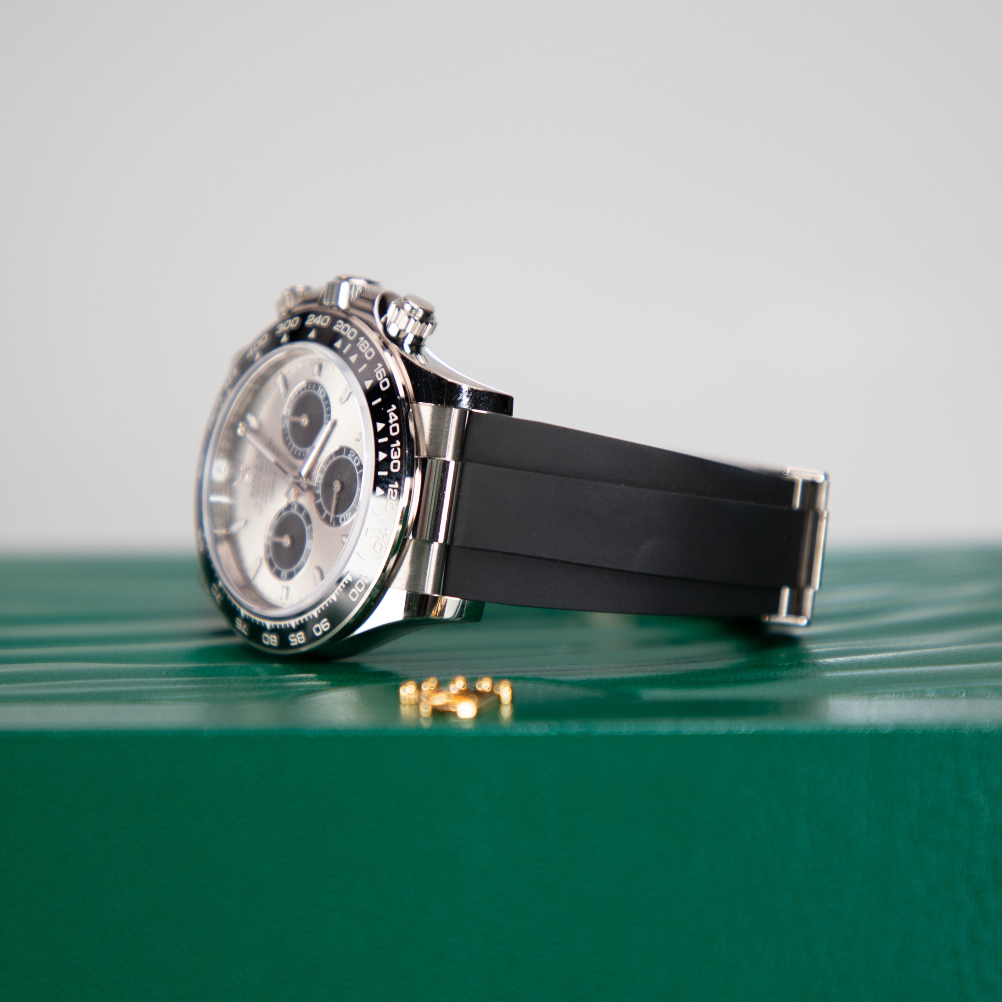 Rolex Cosmograph Daytona 40 mm Steel and Bright Black  Dial 18 kt White Gold Oysterflex Bracelet 126519ln-0006