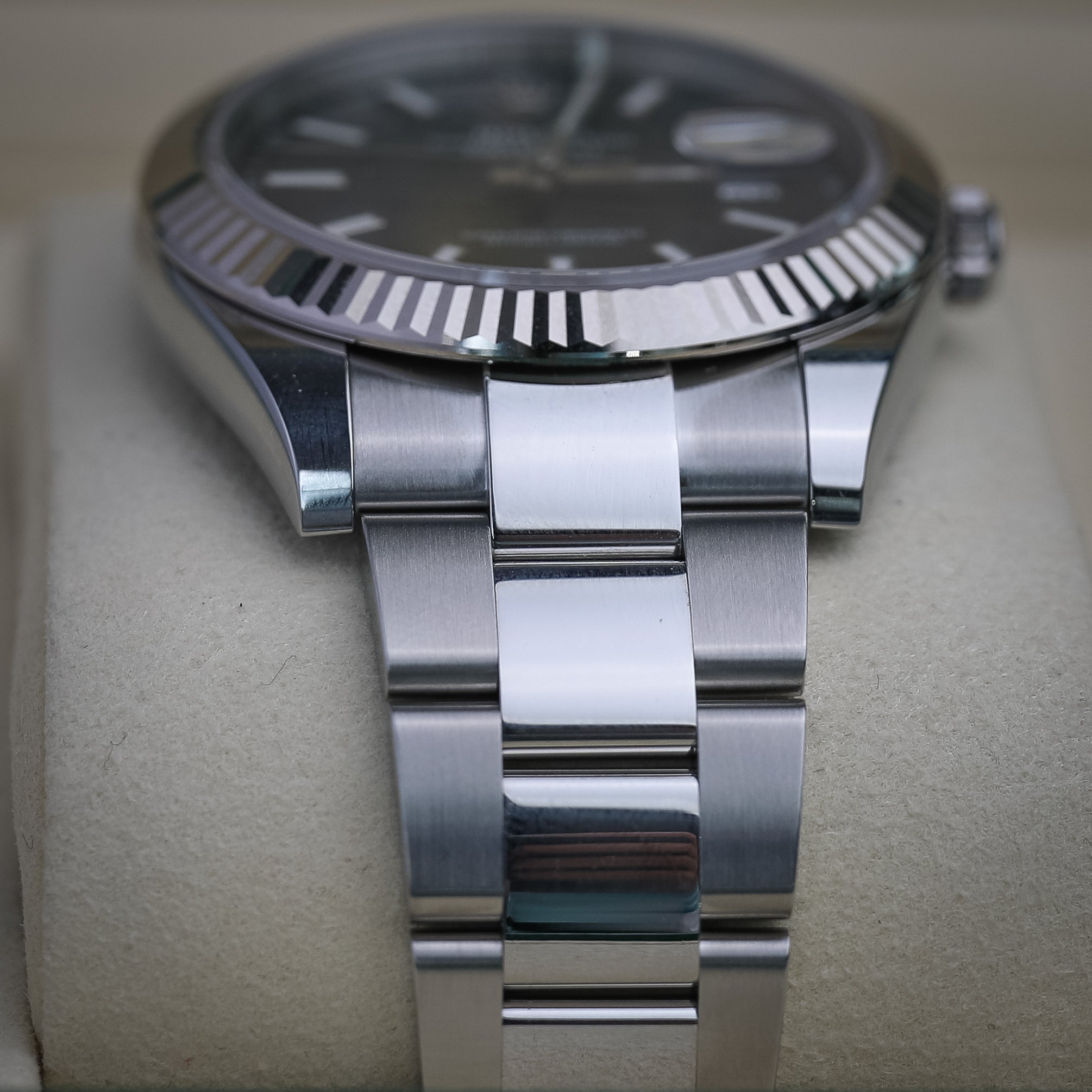 2025 Rolex Datejust 41 mm Bright blue Dial White Rolesor Oyster bracel