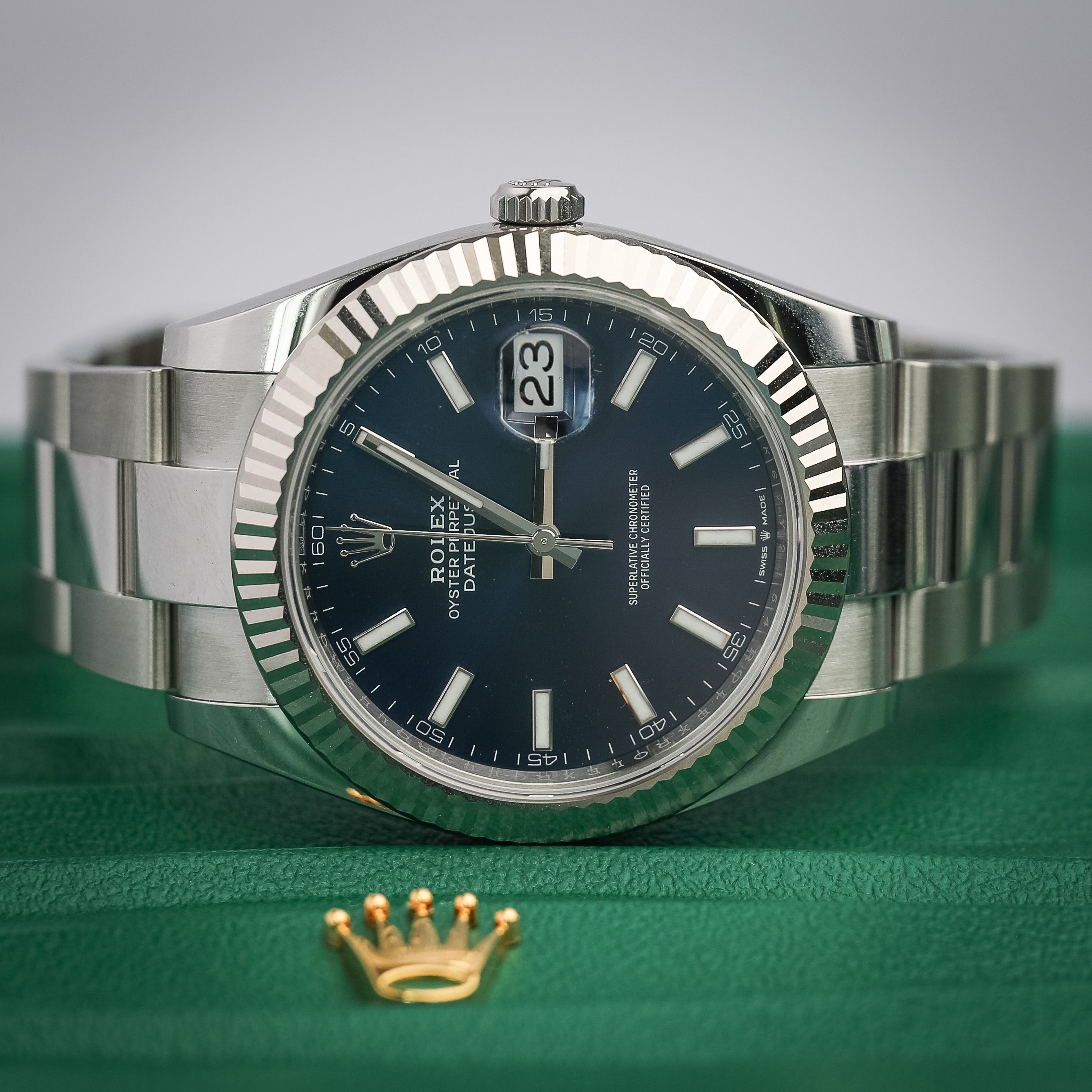 Sara ‘s shop 2025 Rolex Datejust 41 mm Bright blue Dial White Rolesor Oyster bracel