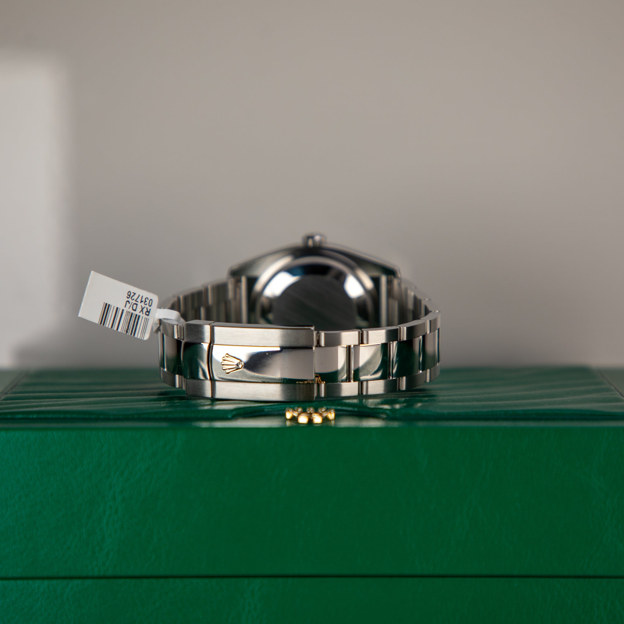 Rolex Datejust 36 36mm Bright Blue  Dial Oystersteel and White Gold Oyster Bracelet 126234-0018