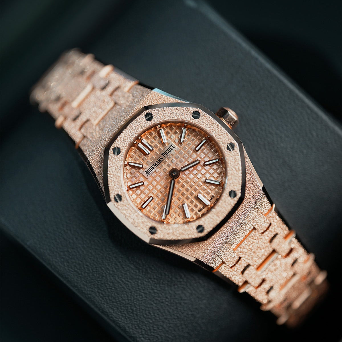 【極美品】ROCHAS PARIS ダイヤモンドベゼル 腕時計　ピンクゴールド Audemars Piguet Royal Oak Mini Frosted Gold Quartz 23 mm Pink Dial
