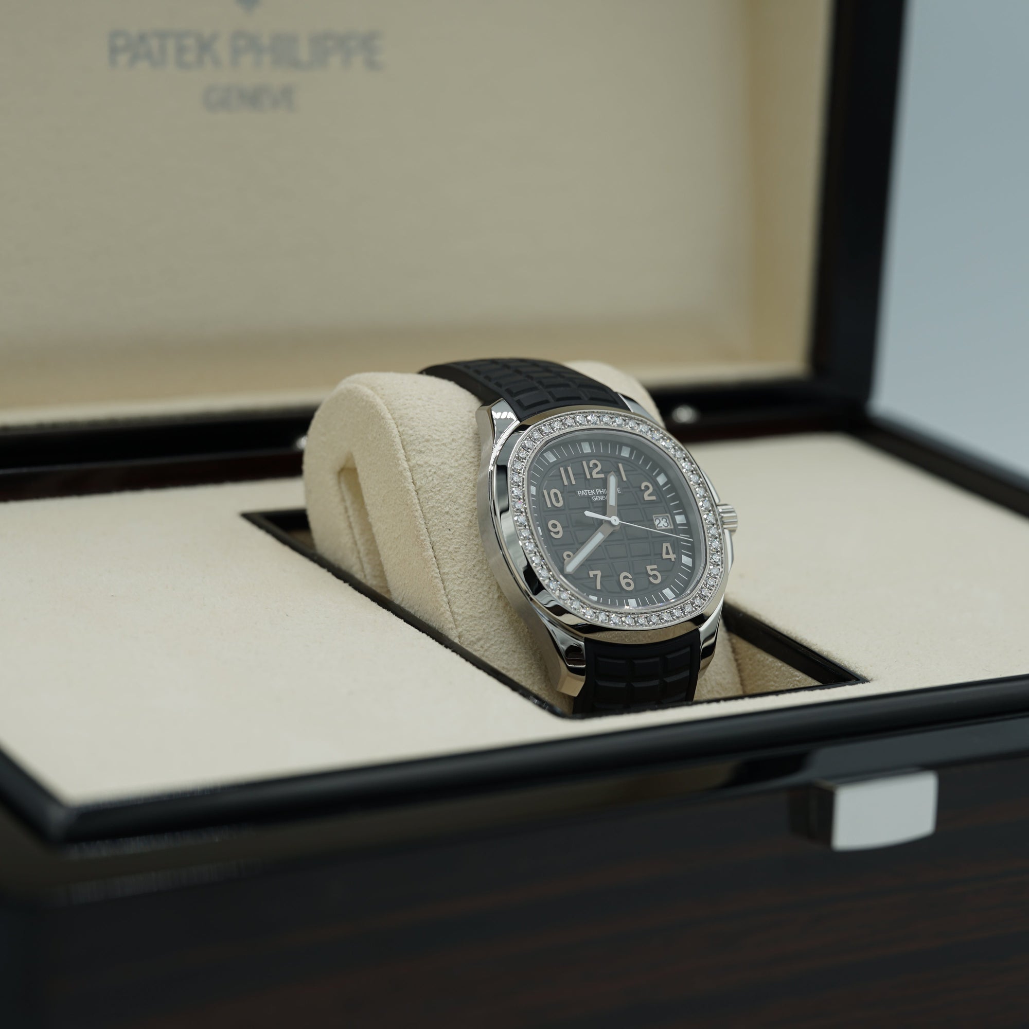 Patek Philippe 5267/200A-001 Aquanaut 38.8mm Black Dial Stainless Steel - WATCHXNYC