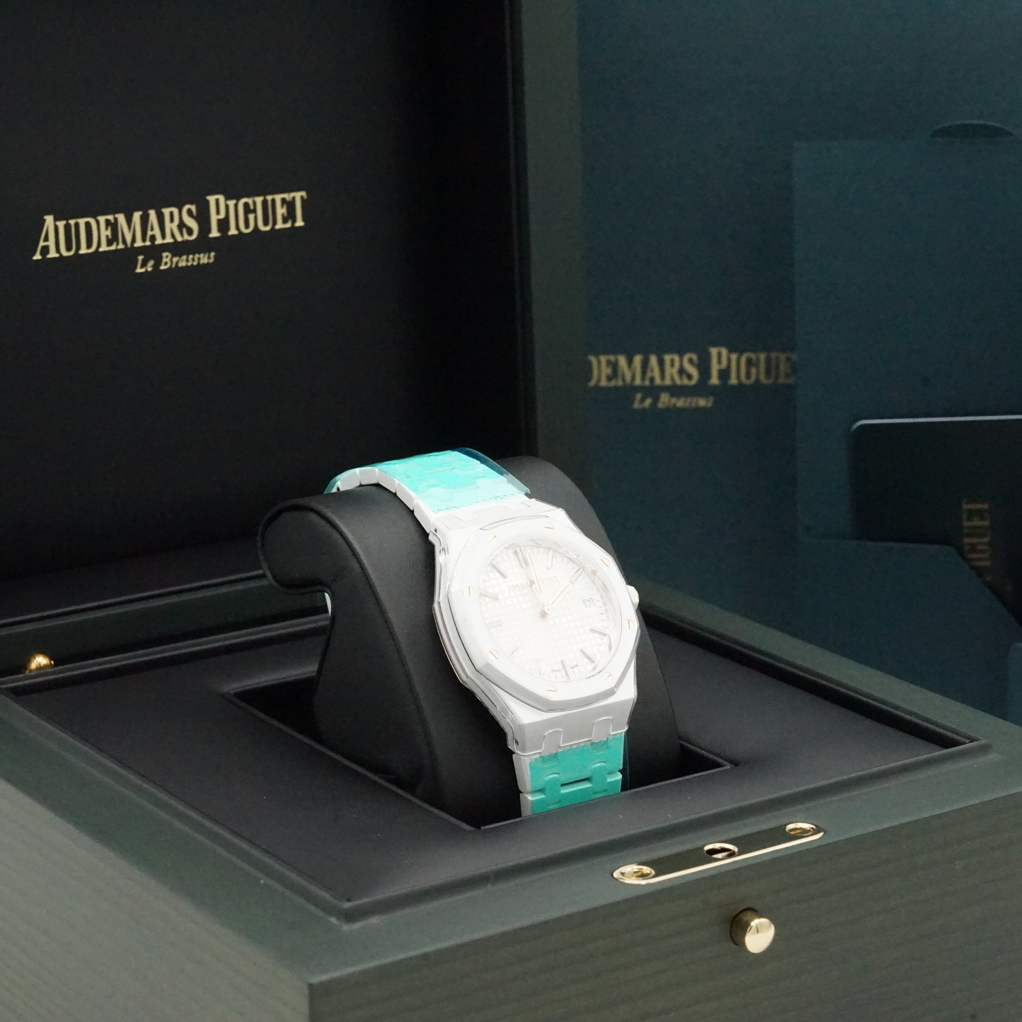 Audemars Piguet Royal Oak Selfwinding 34 mm Silver Dial White Ceramic Bracelet 77350CB.OO.1266CB.01 - WATCHXNYC