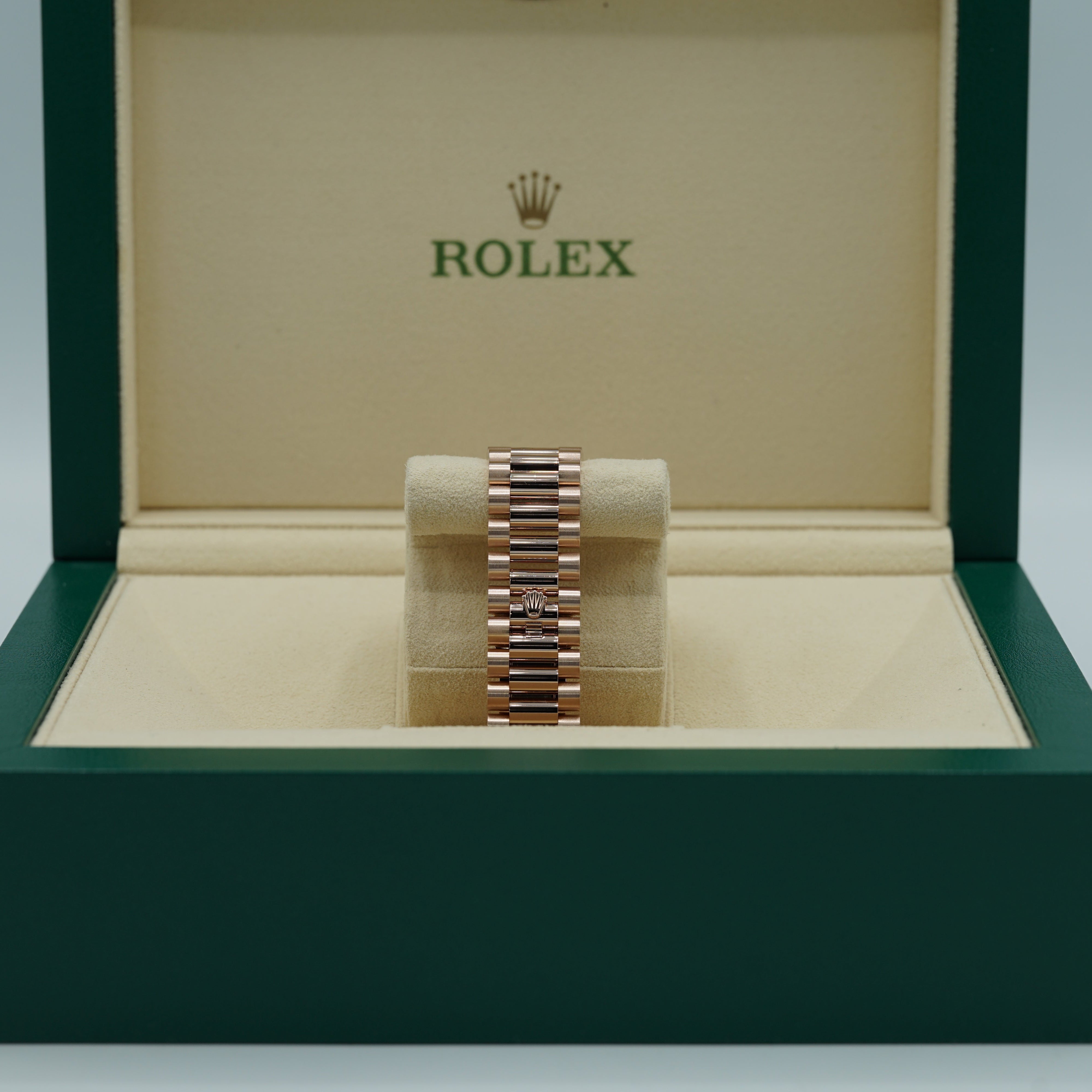 Rolex Oyster 40 mm Olive Green Dial 18 kt Everose Gold President, Semi