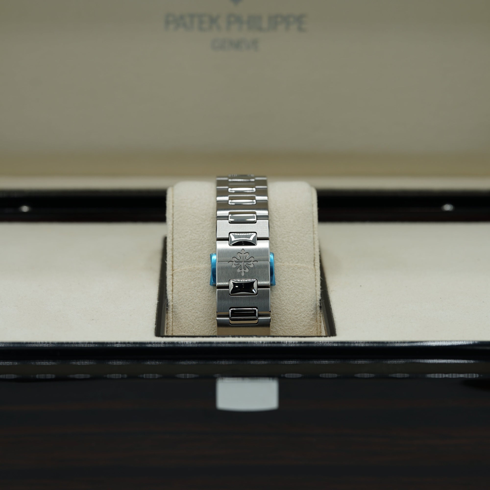 Patek Philippe Nautilus 35.2 mm Gray Dial Stainless Steel Bracelet 7118/1A-011 - WATCHXNYC