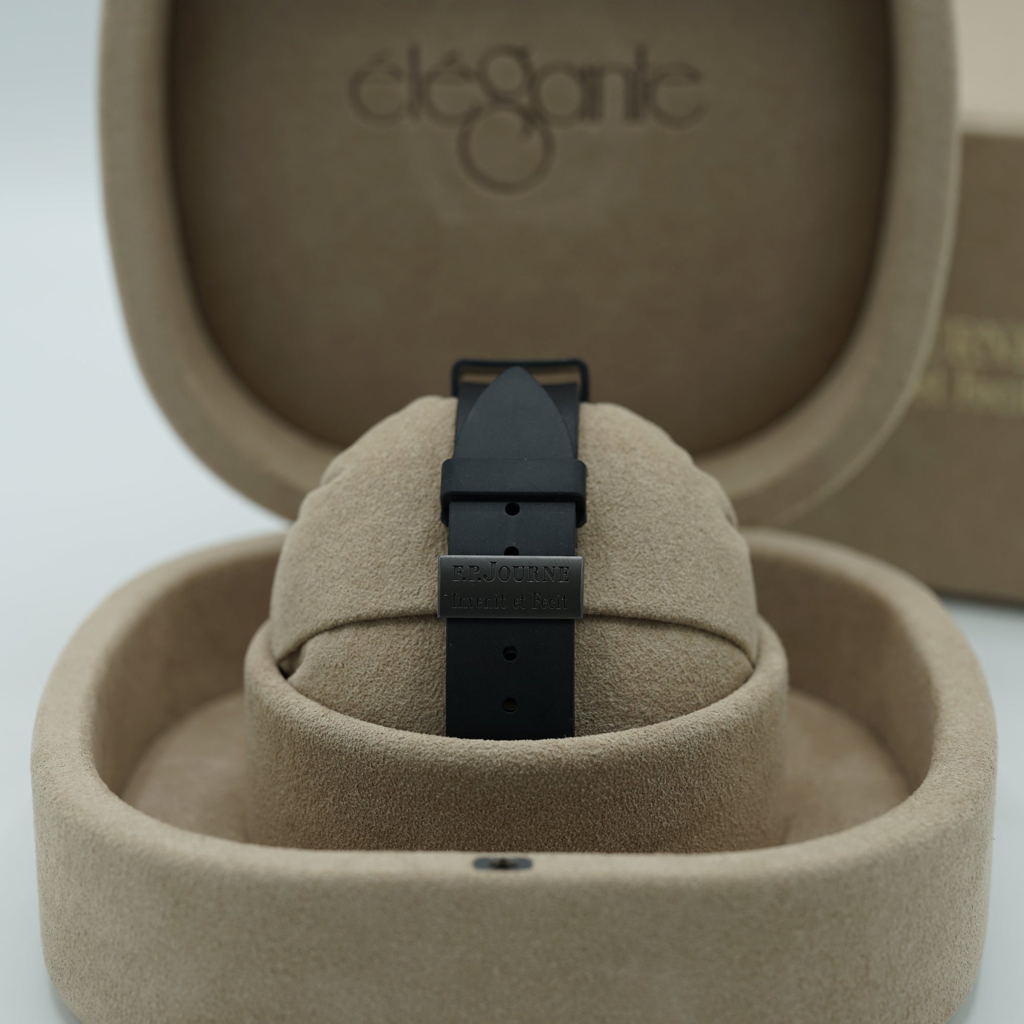 F.P.Journe élégante 48 Titalyt 40mm Black Dial Titanium Rubber Strap - WATCHXNYC