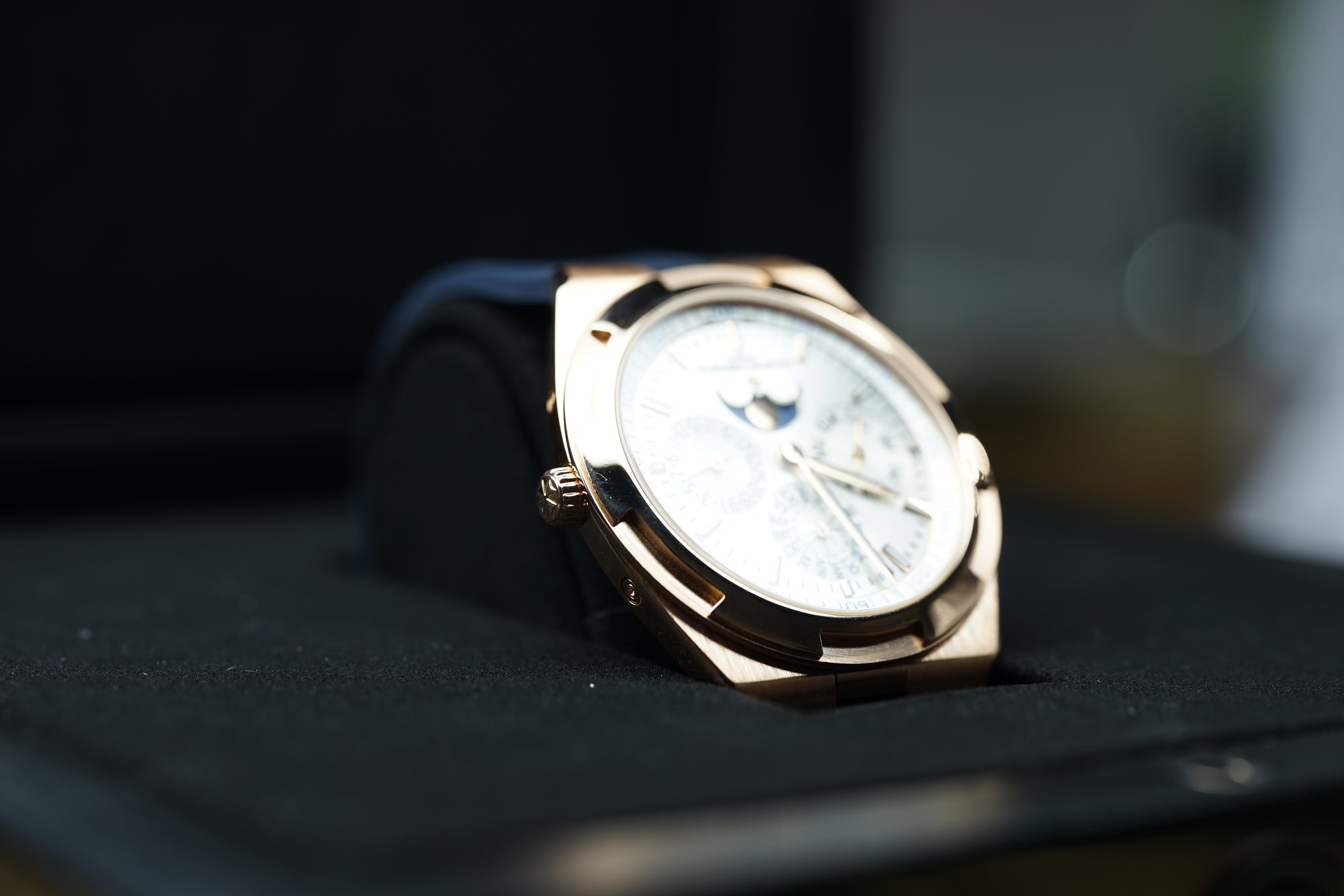 Vacheron Constantin Overseas Perpetual Calendar Ultra-Thin 4300V/000R-B064 - WATCHXNYC