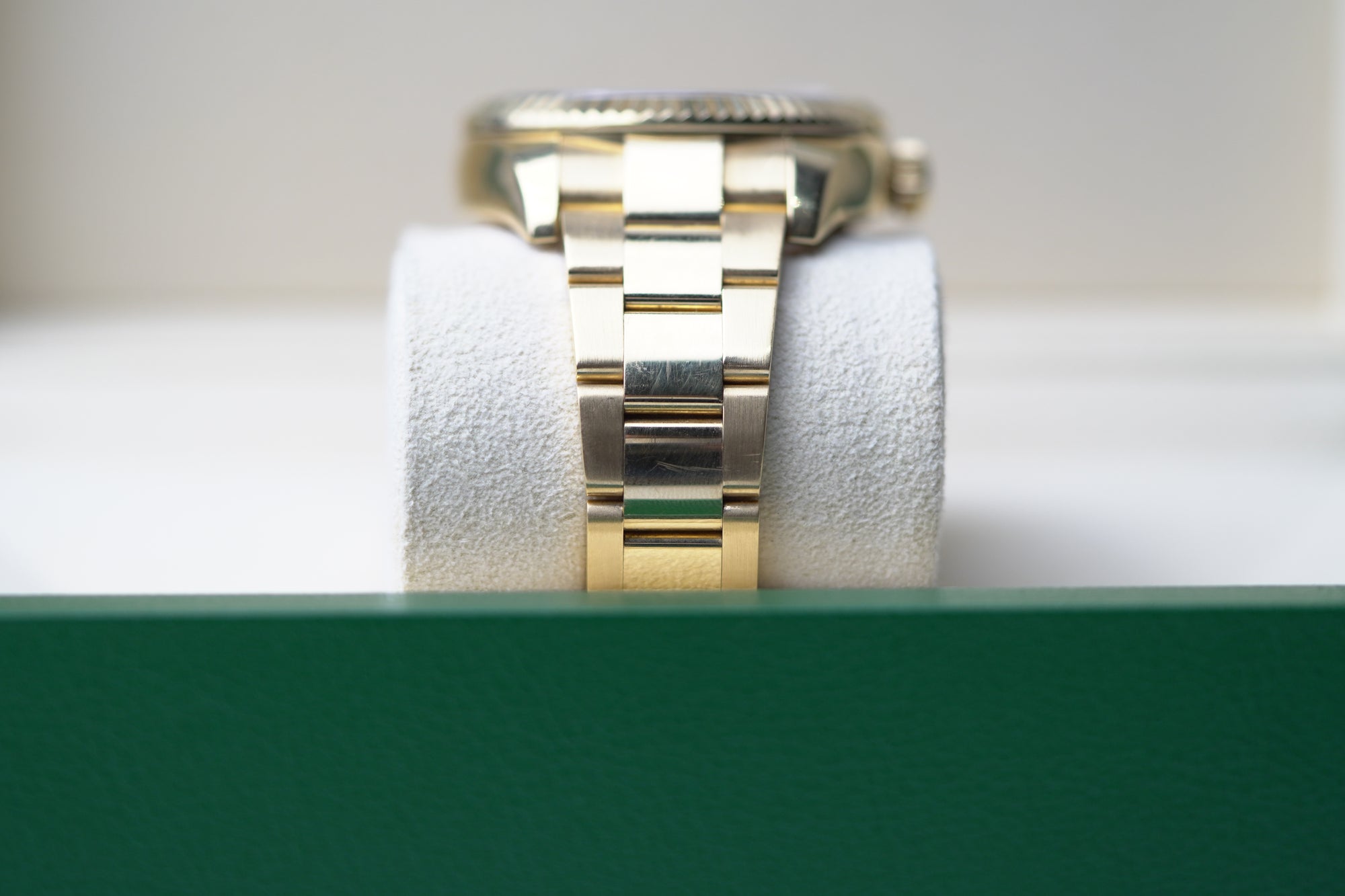 Rolex Sky-Dweller 42 mm Champagne-Colour Dial 18k Yellow Gold Oyster 336938-0001