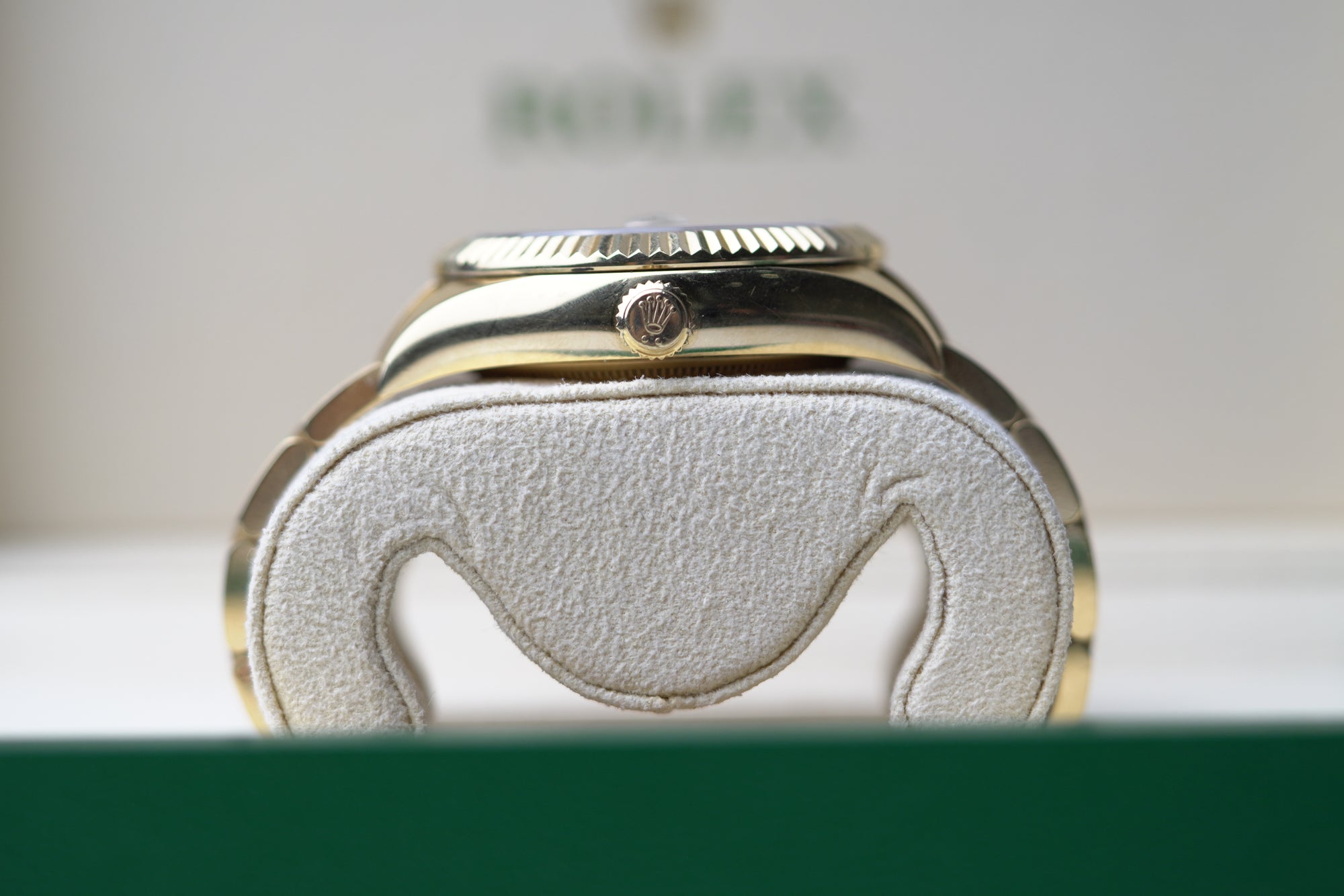 Rolex Sky-Dweller 42 mm Champagne-Colour Dial 18k Yellow Gold Oyster 336938-0001