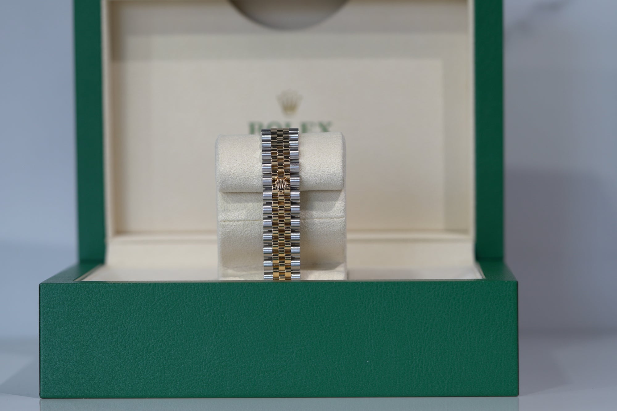 Rolex Datejust 31 31 mm White Mother-Of-Pearl Set With Diamonds Dial Oystersteel and 18k Yellow Gold Jubilee Bracelet 278273-0028