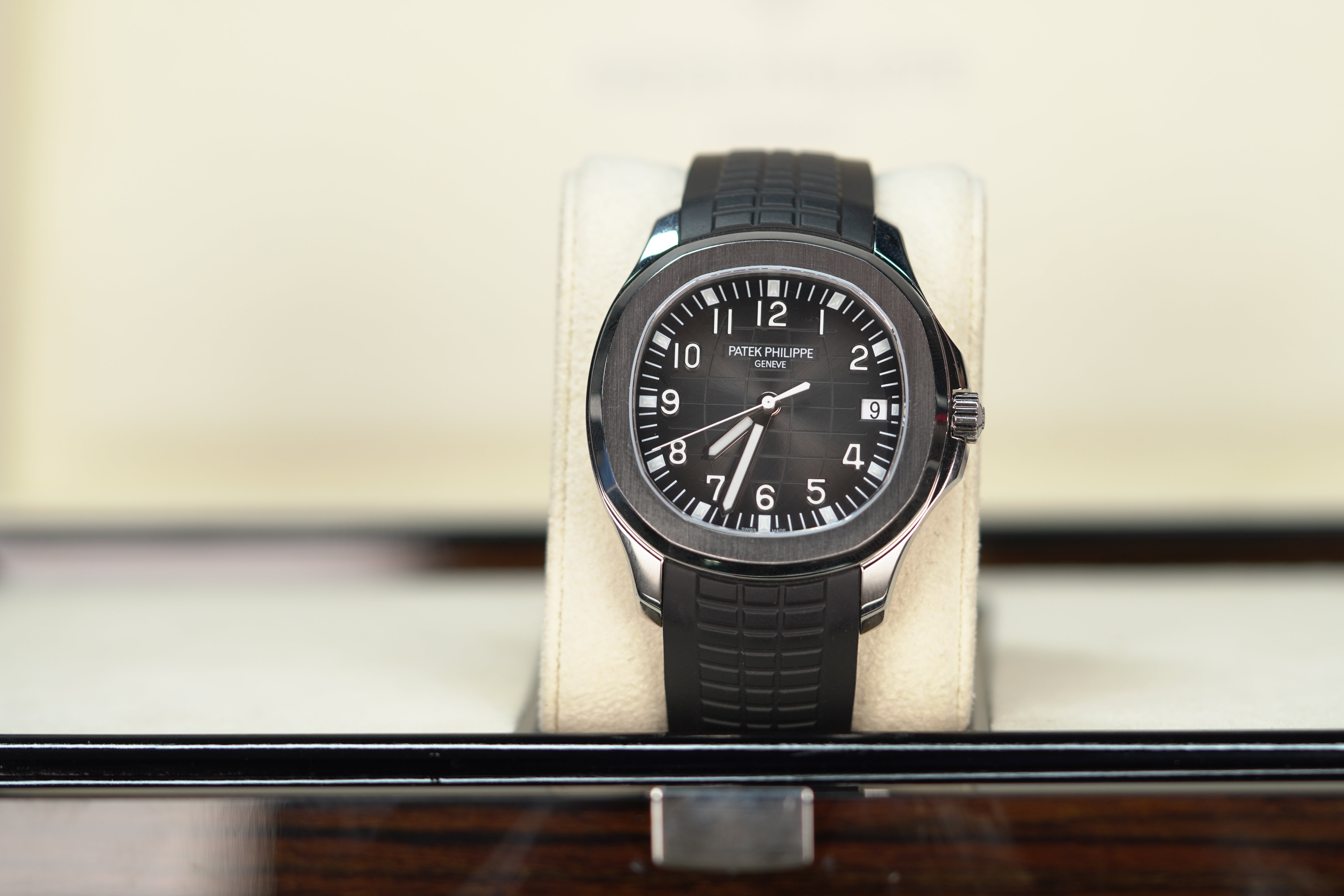 Patek Philippe Aquanaut 40.8 mm Black Dial Stainless Steel Rubber Stra
