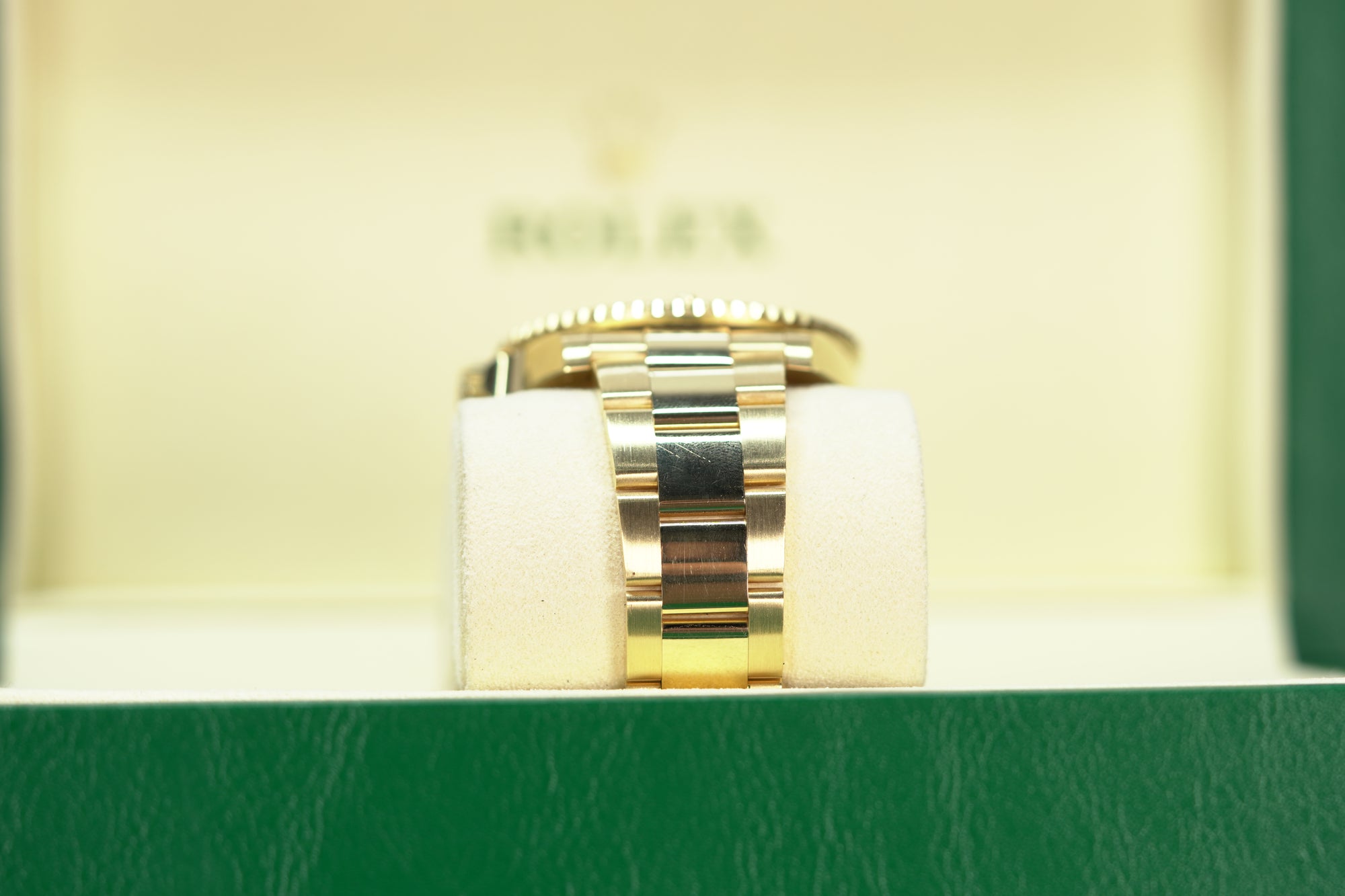 Rolex Submariner Date 41 mm Royal Blue Dial 18 Kt Yellow Gold Oyster Bracelet 126618lb-0002