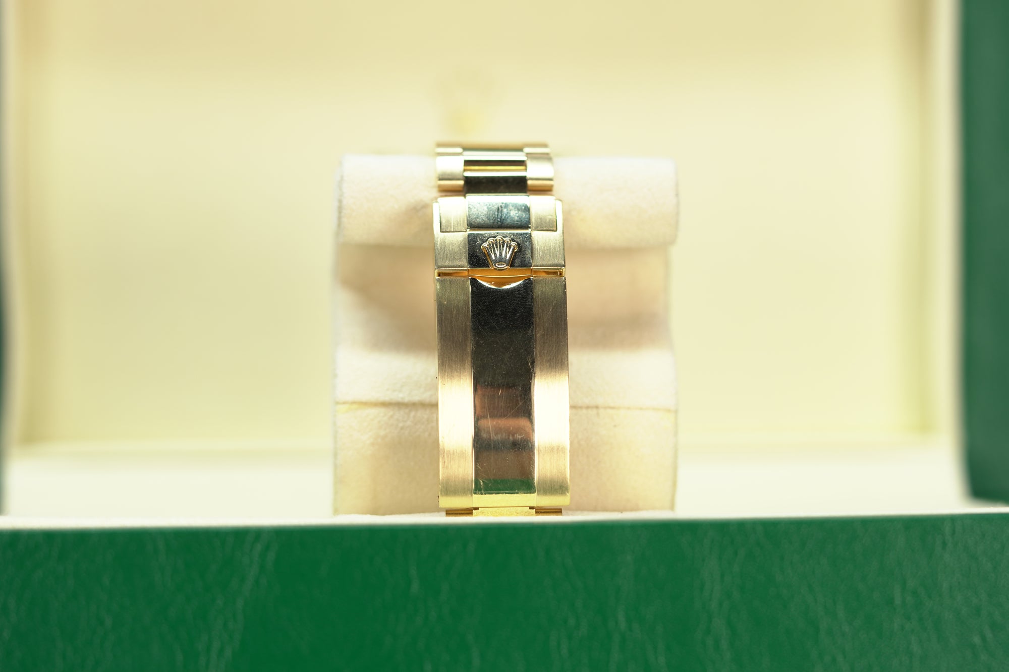 Rolex Submariner Date 41 mm Royal Blue Dial 18 Kt Yellow Gold Oyster Bracelet 126618lb-0002