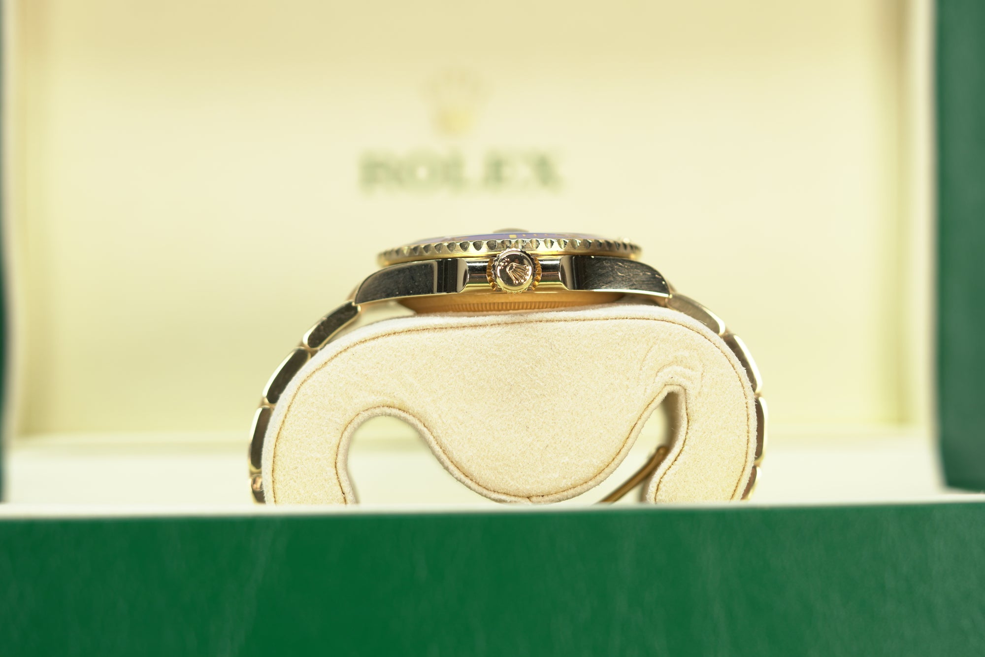 Rolex Submariner Date 41 mm Royal Blue Dial 18 Kt Yellow Gold Oyster Bracelet 126618lb-0002