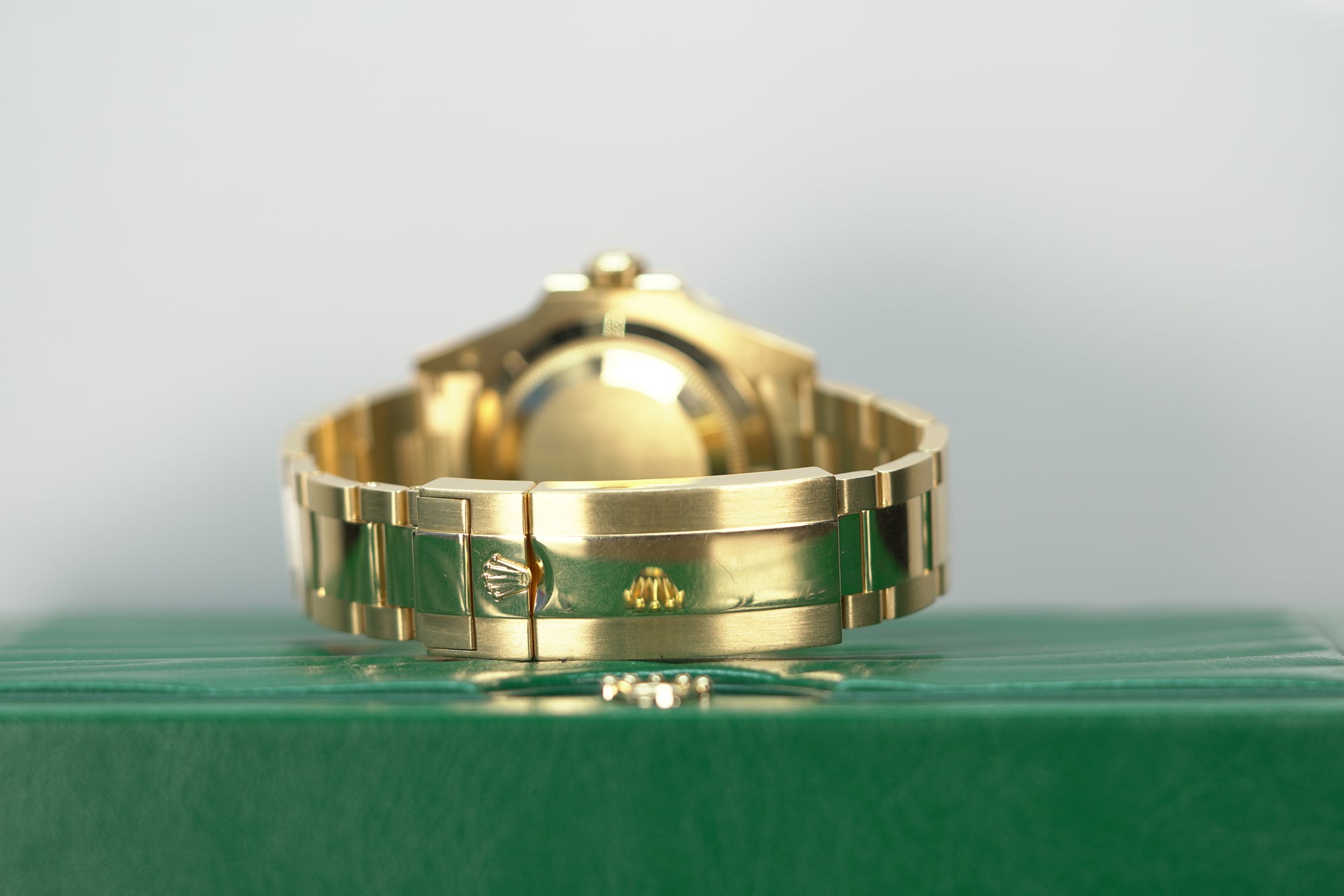 Rolex Submariner Date 41 mm Royal Blue Dial 18 Kt Yellow Gold Oyster Bracelet 126618lb-0002