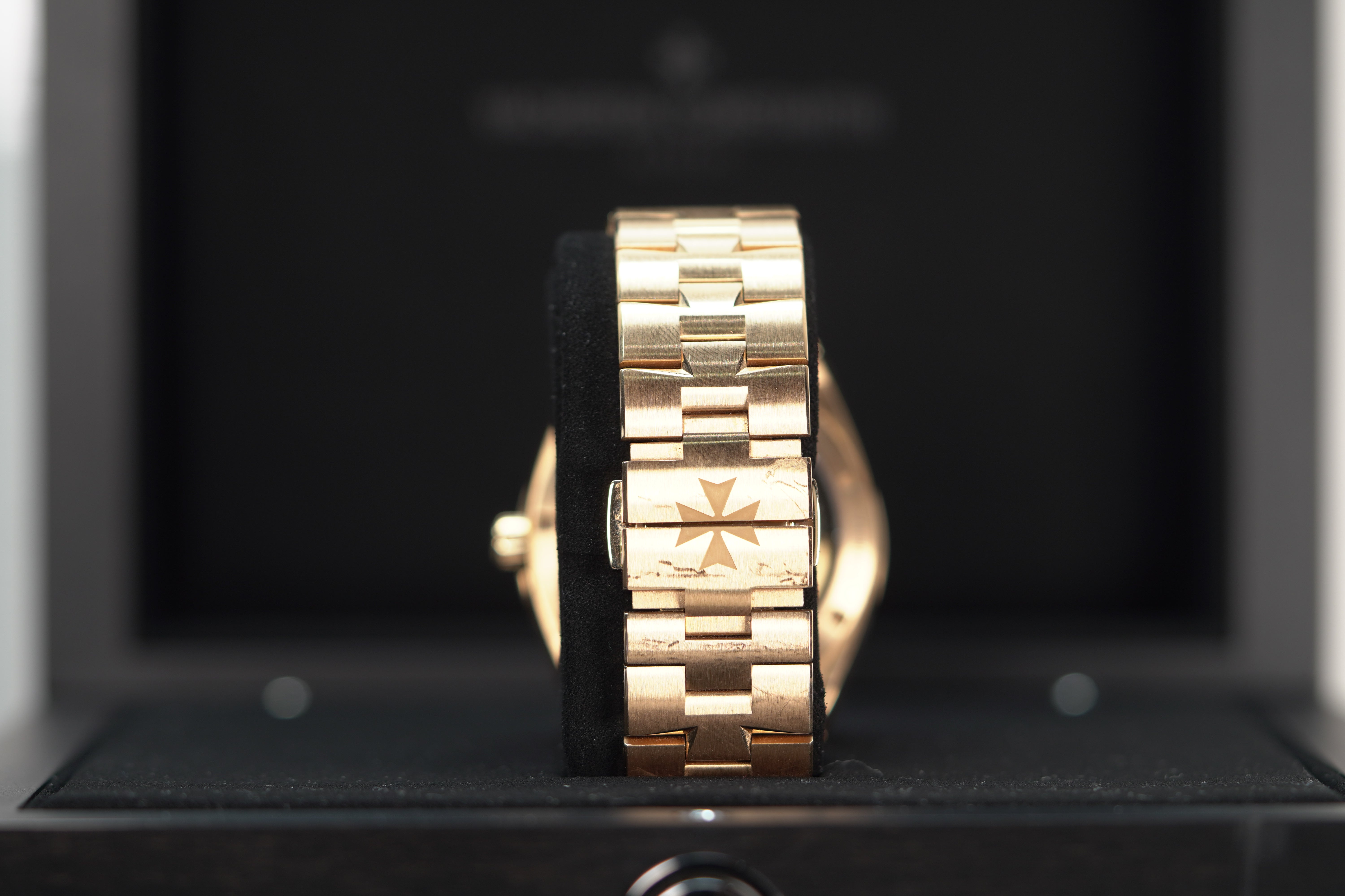 Vacheron Constantin Overseas self-winding 34.5 mm Blue Dial 18K Pink G