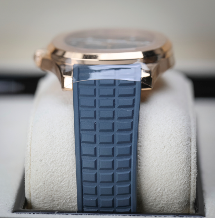 Patek Philippe  Aquanaut 38.8 mm Blue Dial 18K Rose Gold Rubber Strap 5269R-001 - WATCHXNYC