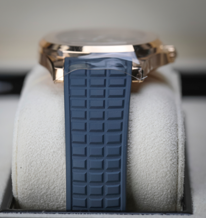 Patek Philippe  Aquanaut 38.8 mm Blue Dial 18K Rose Gold Rubber Strap 5269R-001 - WATCHXNYC