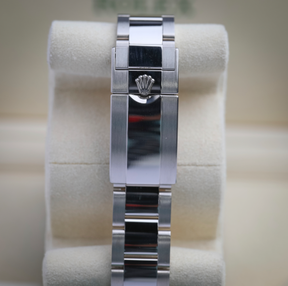 Rolex Cosmograph Daytona 40 mm Steel and bright black Dial 18 kt white gold Oyster bracelet 126509-0003 - WATCHXNYC