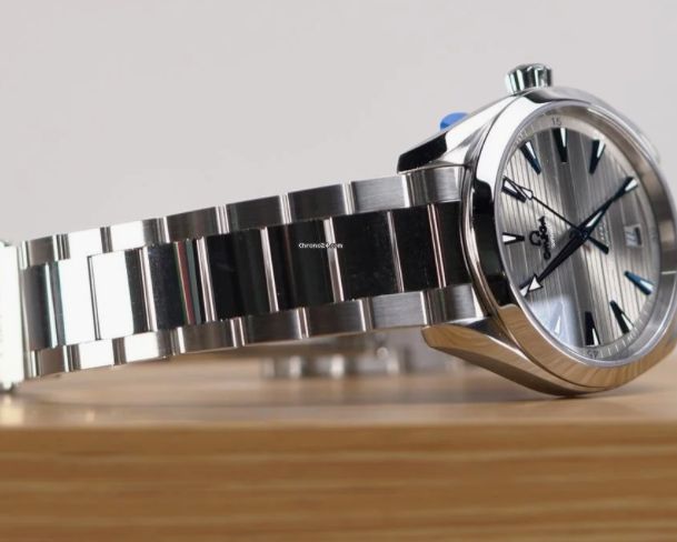 OMEGA Seamaster Aqua Terra 41 mm Grey Dial Stainless Steel Bracelet 220.10.41.21.06.001 - WATCHXNYC
