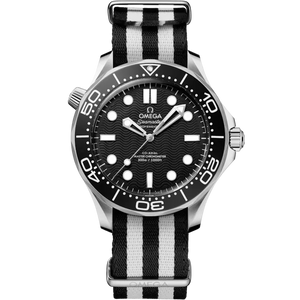 Omega Seamaster Diver 300M Black dial 42mm Steel nato strap 210.32.42.20.01.005